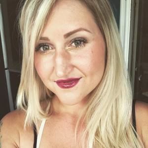 Meet your Posher, Chloe